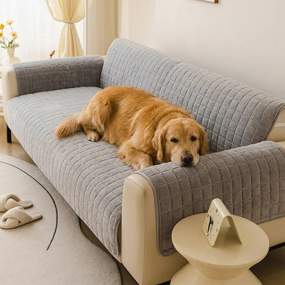 One-Piece Soft Pet-Friendly Short Plush Sofa Protection Non-Slip Couch Cover